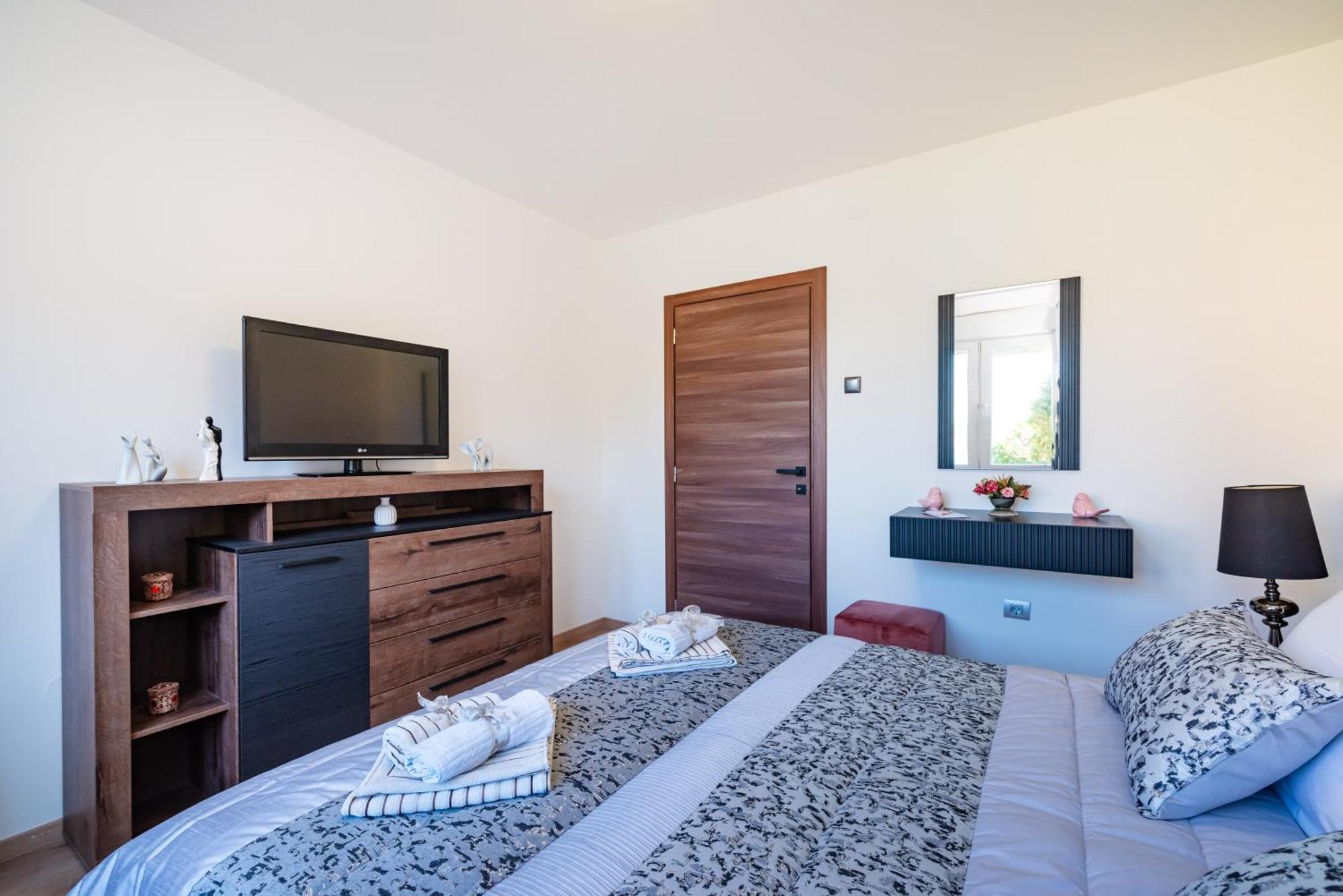 Kolovare Garden Oasis - First Row By Sea Apartment Zadar Bagian luar foto