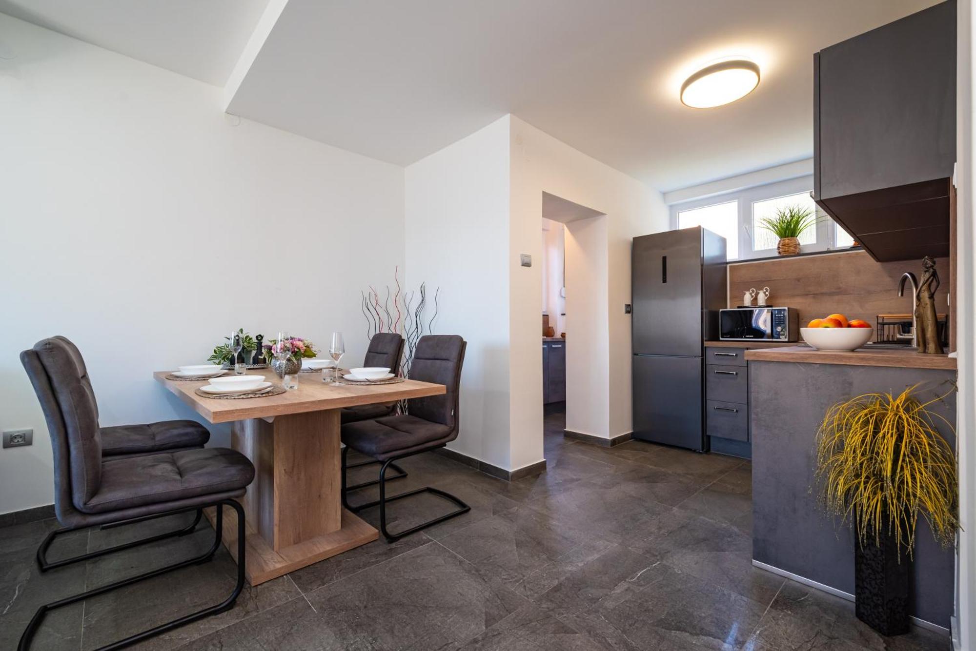 Kolovare Garden Oasis - First Row By Sea Apartment Zadar Bagian luar foto