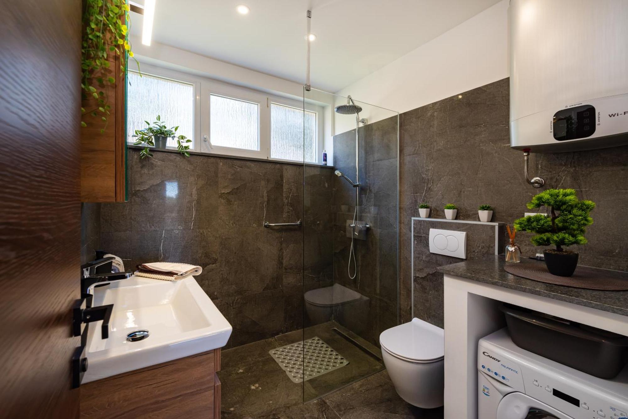 Kolovare Garden Oasis - First Row By Sea Apartment Zadar Bagian luar foto