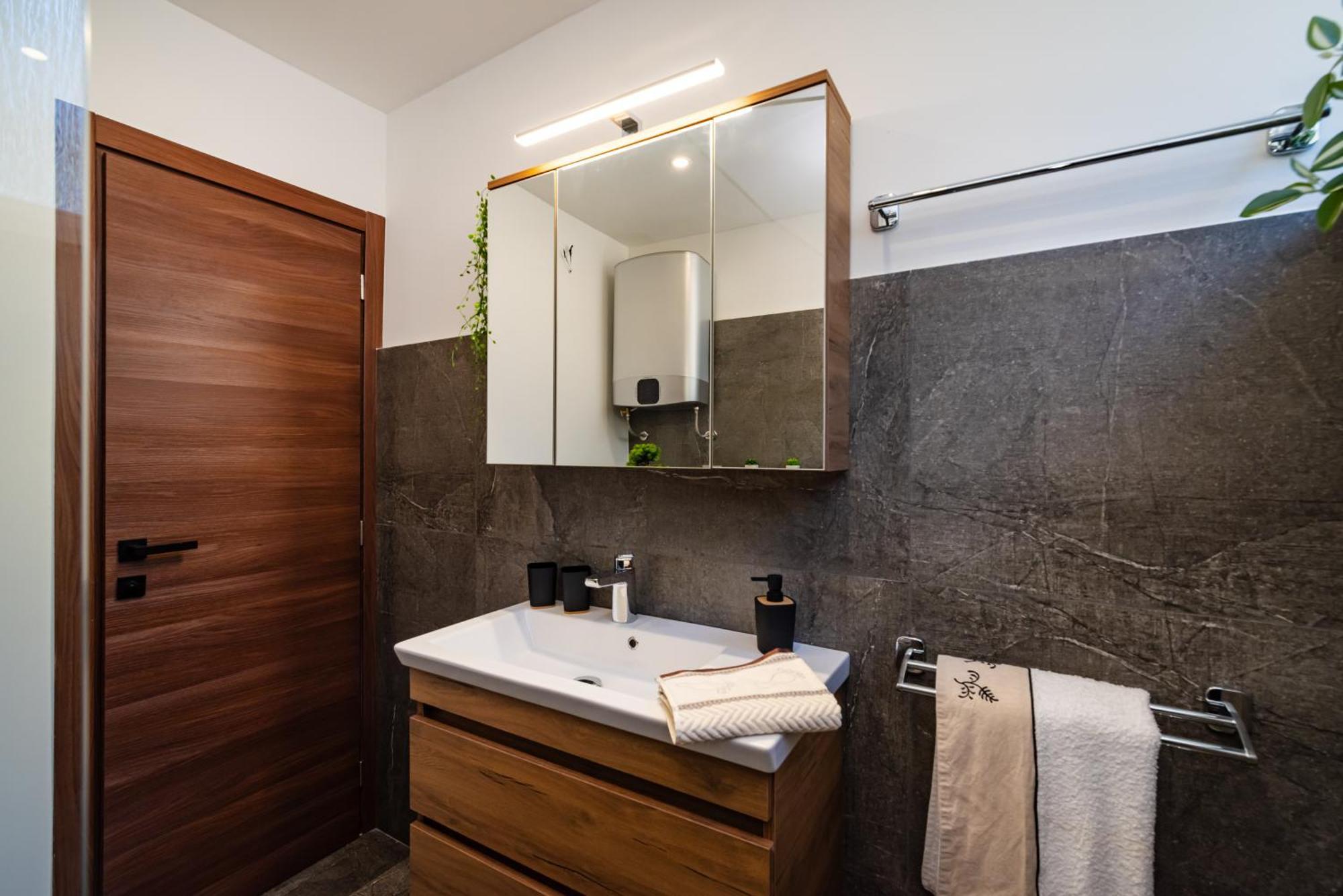 Kolovare Garden Oasis - First Row By Sea Apartment Zadar Bagian luar foto
