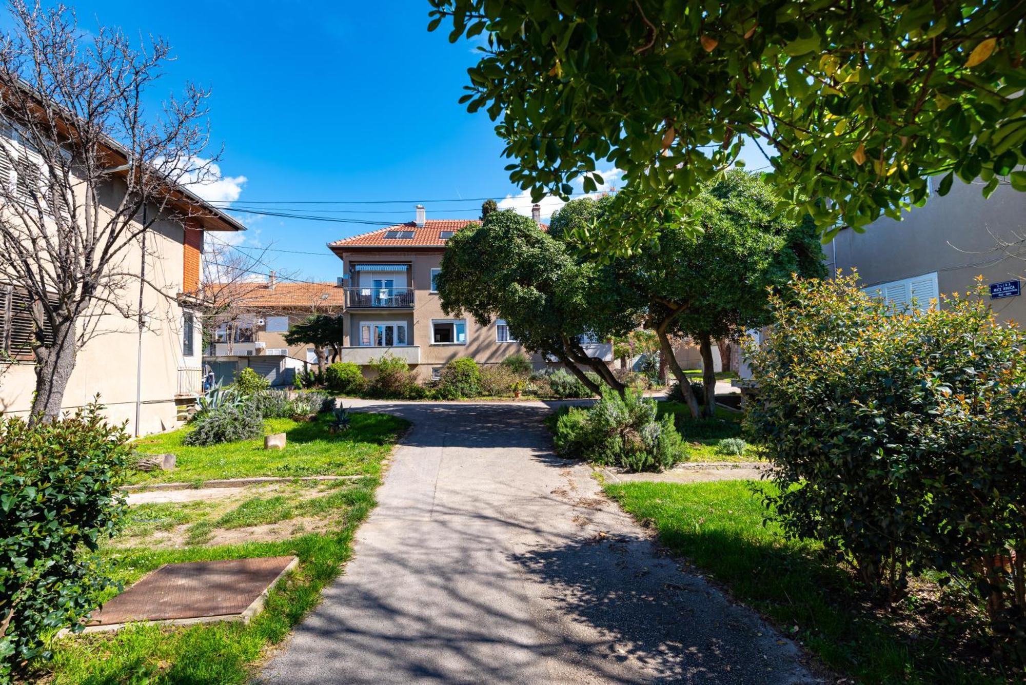 Kolovare Garden Oasis - First Row By Sea Apartment Zadar Bagian luar foto